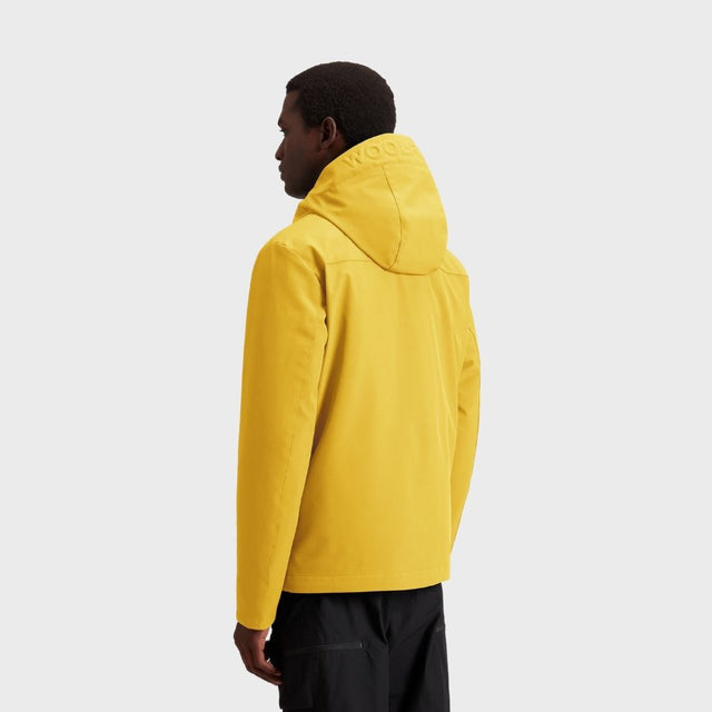 Woolrich Men's Pacific Jacket in Tech Softshell Lemon Curry