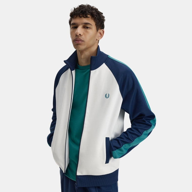 Fred Perry Contrast Sleeve Snow White