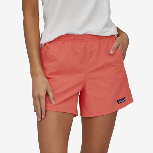 Pantaloncini Patagonia Baggies da donna corallo