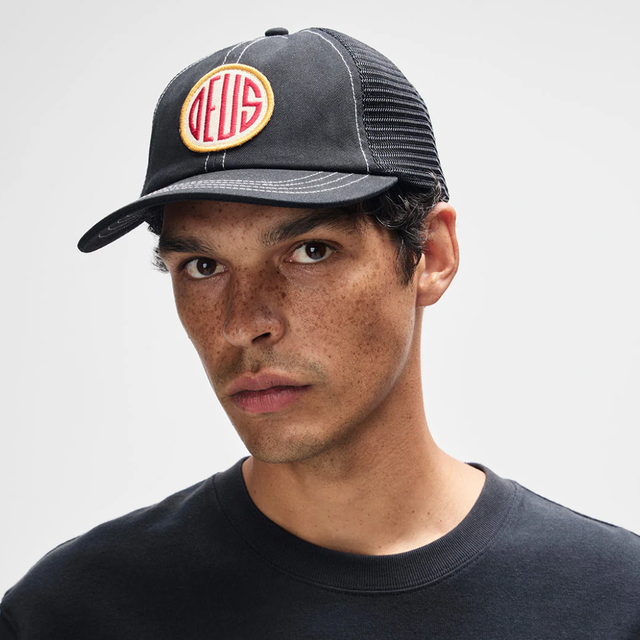 Deus Ex Machina Pill Trucker Black