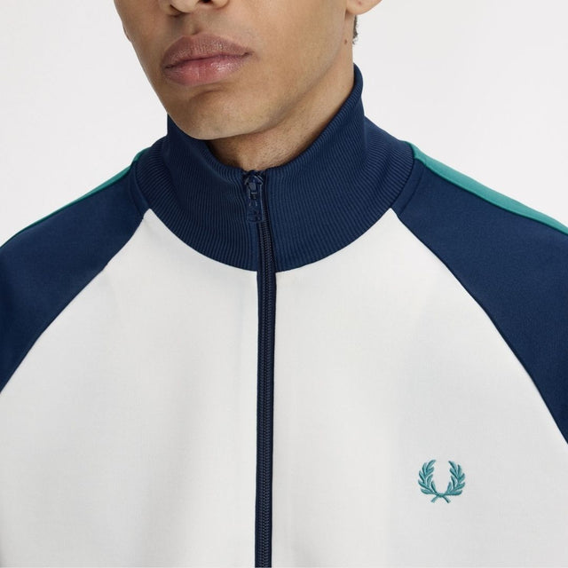 Fred Perry Contrast Sleeve Snow White