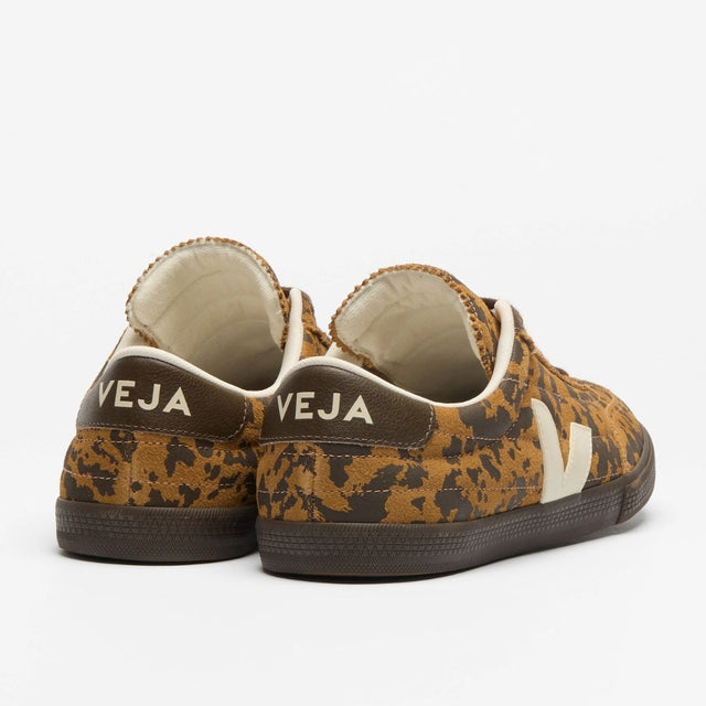 Veja Panenka Suede Camel Wild Country