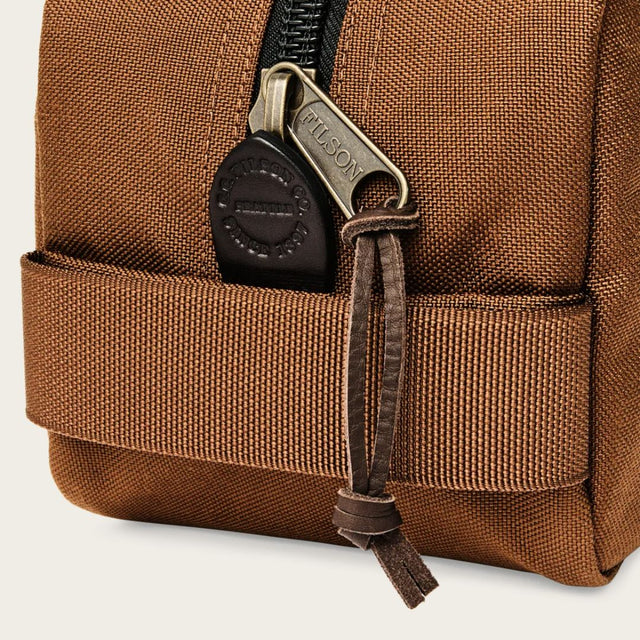 Filson Dryden Dopp Kit Whiskey