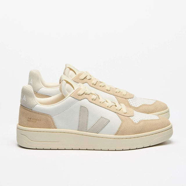 Veja V-82 White Natural Almond