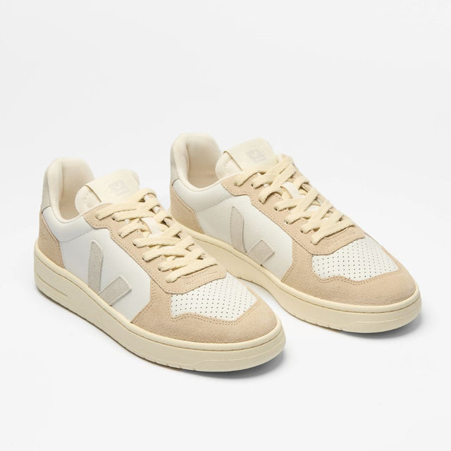 Veja V-82 White Natural Almond