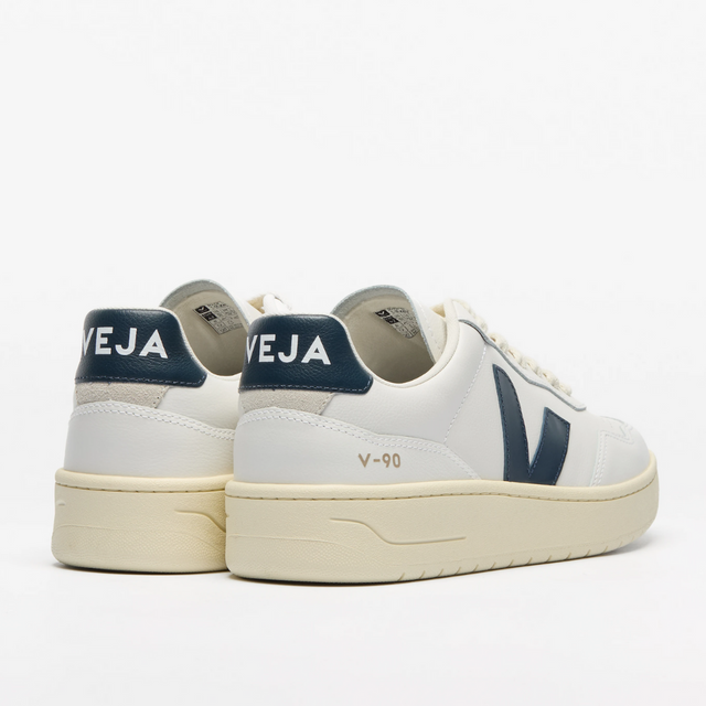 Veja Men's V-90 Leather Extra White Nautico